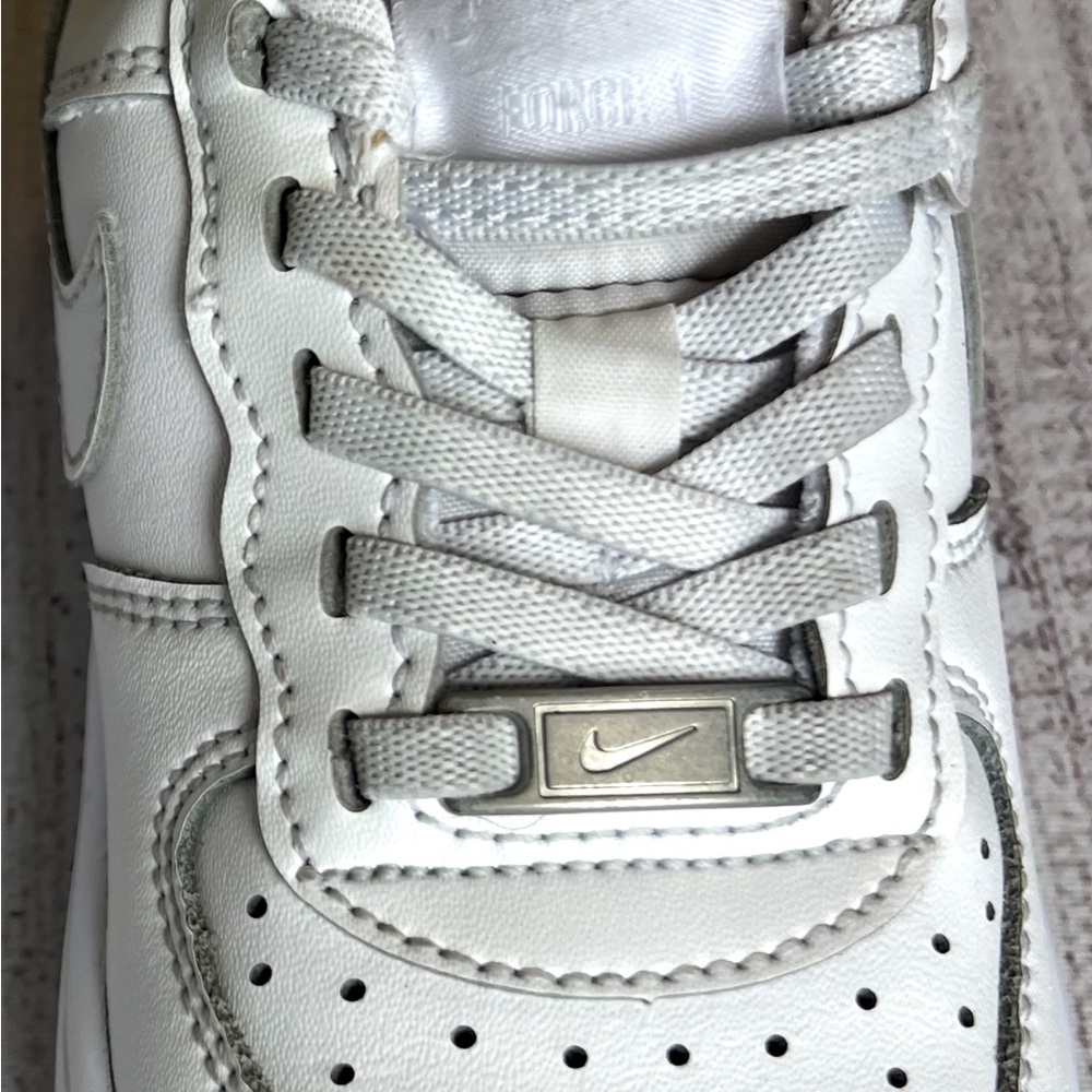 Nike Air Force 1 Low Kids Boys White Sneakers 10C - Picture 8 of 8